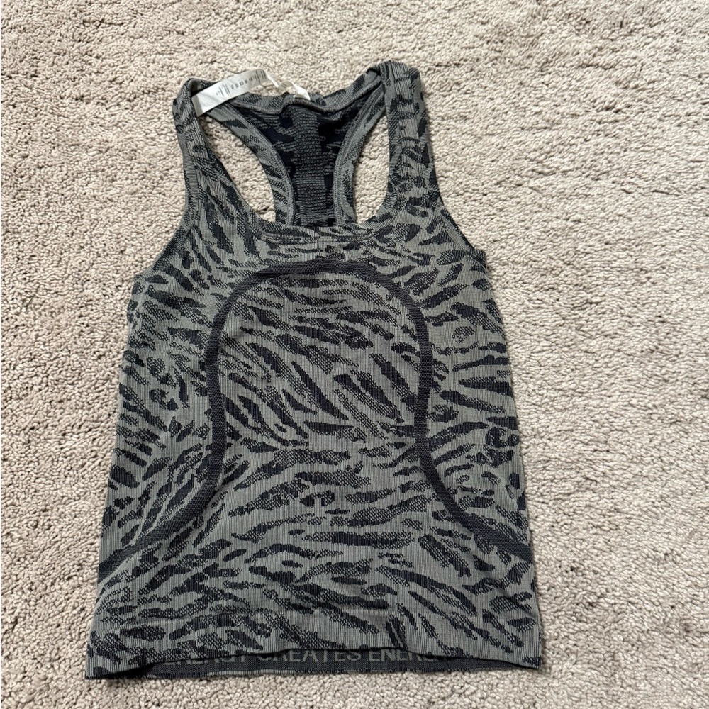 Lululemon Athletica Black and Gray Patterned Tank Top